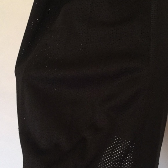 🆕 Nike black racerback fitness tank - Picture 2 of 3